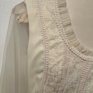 Vintage 1970s Floor-Length Wedding Dress – Slender Fit, Chiffon Sleeves, Size Sm